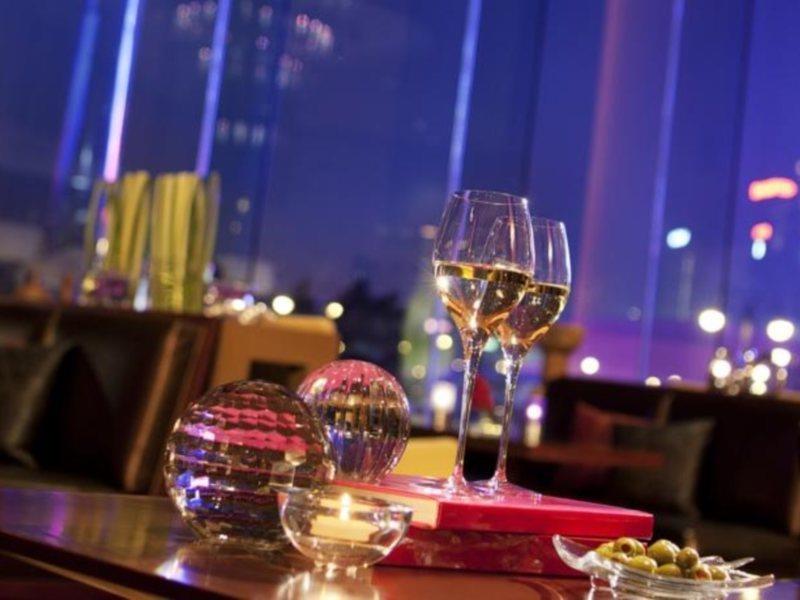 Renaissance Kowloon Hotel Hong Kong Exterior foto